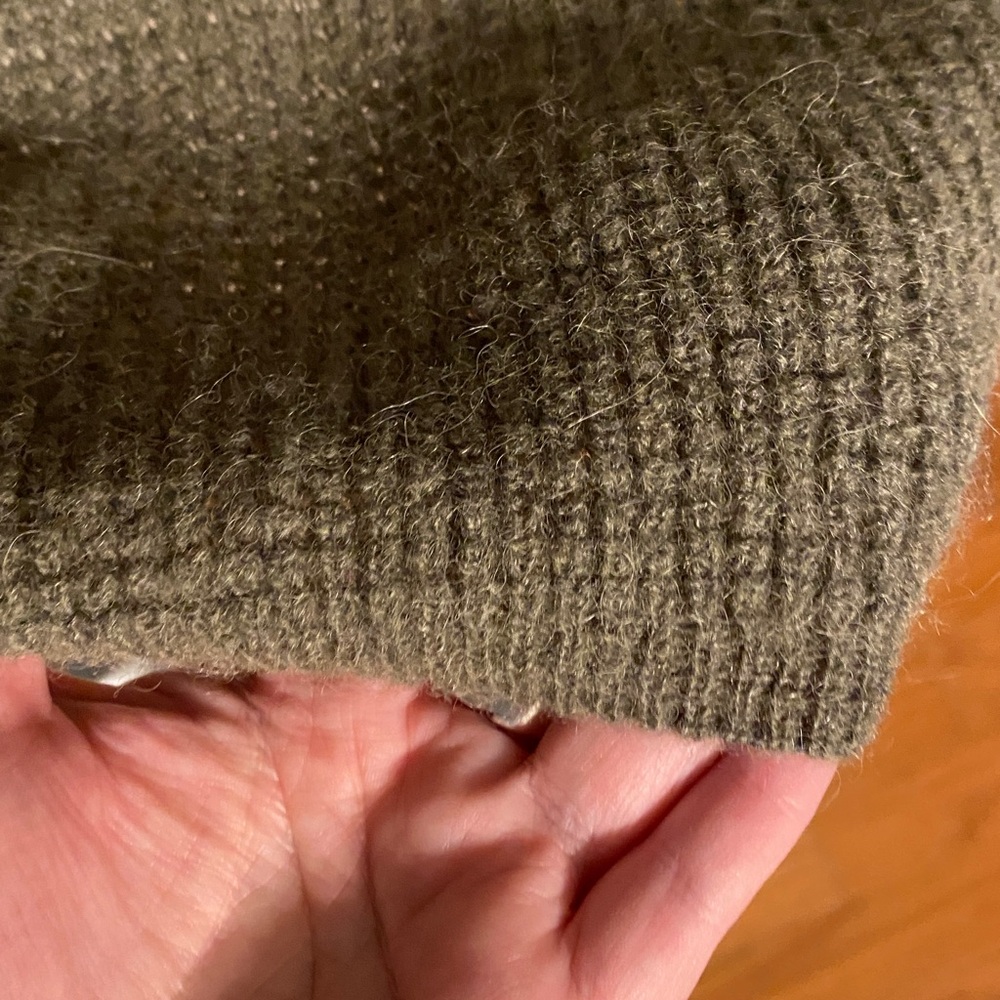 American Vintage Turtleneck - Picture 5 of 9